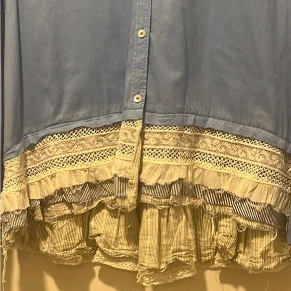 Holding Horses Blue Button-Up Top with Lace Trim - Picture 3 of 4